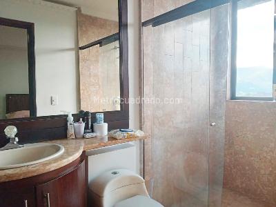 Apartamento de 3 alcobas en venta en El Poblado, Medellín, 230 m² · foto 17 de 19