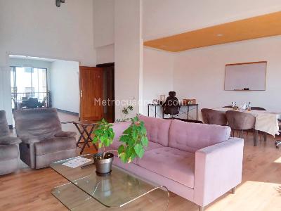 Apartamento de 3 alcobas en venta en El Poblado, Medellín, 230 m² · foto 4 de 19
