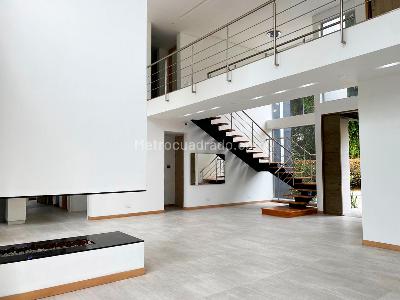 Casa de 4 alcobas en venta en Llanogrande, Rionegro, 410 m² · foto 2 de 18
