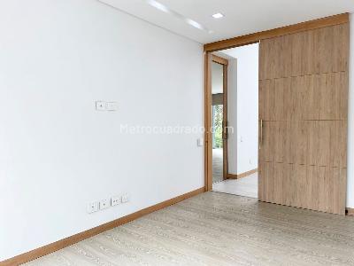 Casa de 4 alcobas en venta en Llanogrande, Rionegro, 410 m² · foto 6 de 18