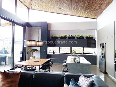 Casa de 3 alcobas en venta en Envigado, Envigado, 388 m² · foto 3 de 19