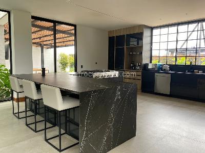 Casa de 5 alcobas en venta en Llanogrande, Rionegro, 800 m² · foto 4 de 18
