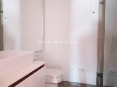 Apartamento de 3 alcobas en venta en El Poblado, Medellín, 205 m² · foto 16 de 17
