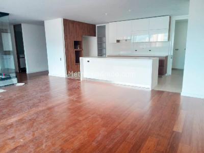 Apartamento de 3 alcobas en venta en El Poblado, Medellín, 205 m² · foto 2 de 17