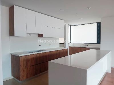 Apartamento de 3 alcobas en venta en El Poblado, Medellín, 205 m² · foto 4 de 17