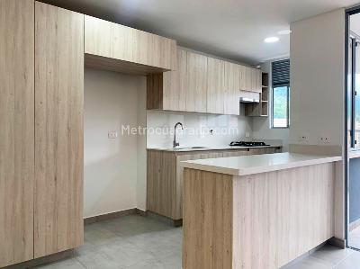 Apartamento de 3 alcobas en venta en Envigado, Envigado, 207 m² · foto 6 de 17