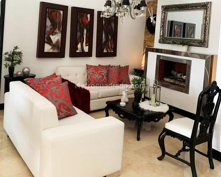 Spacious 3BR House with Private Pool in El Poblado - 4