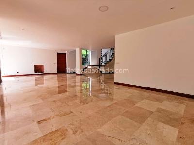 Casa en venta en Envigado, Envigado · foto 2 de 20