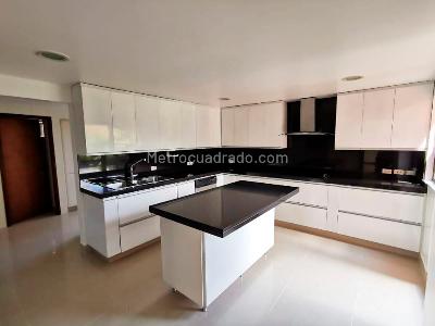 Casa en venta en Envigado, Envigado · foto 3 de 20