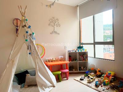 Apartamento de 2 alcobas en venta en El Poblado, Medellín, 138 m² · foto 12 de 15
