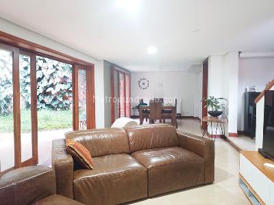 Casa de 3 alcobas en venta en El Poblado, Medellín, 280 m² · foto 2 de 17