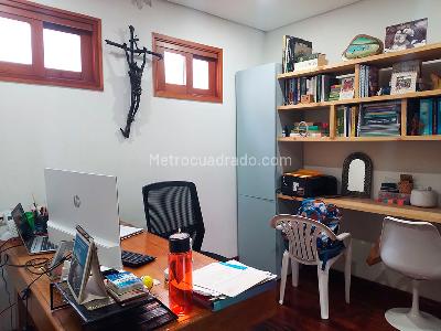 Casa de 3 alcobas en venta en El Poblado, Medellín, 280 m² · foto 8 de 17