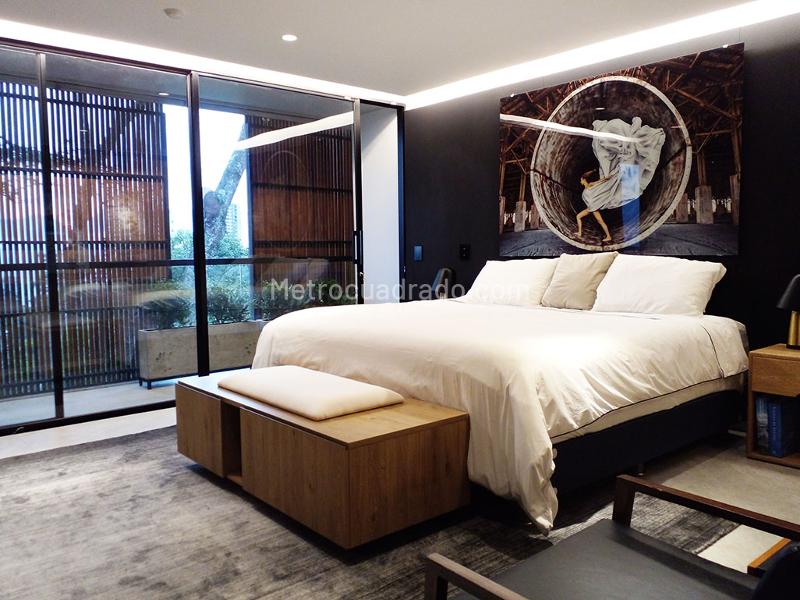 Casa Amplia de 4 Alcobas con Piscina en El Poblado - 9