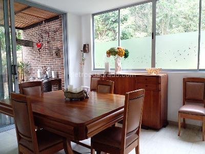 Casa de 3 alcobas en venta en Envigado, Envigado, 212 m² · foto 5 de 18