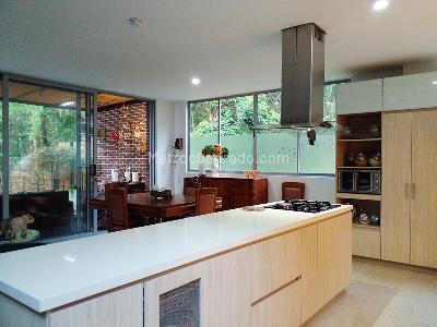 Casa de 3 alcobas en venta en Envigado, Envigado, 212 m² · foto 7 de 18