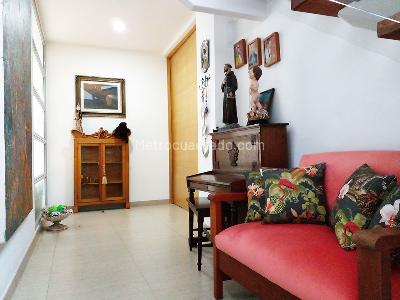 Casa de 3 alcobas en venta en Envigado, Envigado, 212 m² · foto 8 de 18