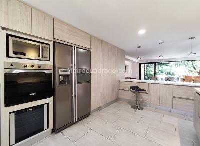 Casa de 3 alcobas en venta en El Poblado, Medellín, 186 m² · foto 3 de 15