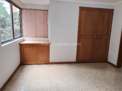 Apartamento de 3 alcobas en venta en El Poblado, Medellín, 229 m² · foto 10 de 14
