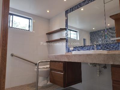 Apartamento de 3 alcobas en venta en El Poblado, Medellín, 229 m² · foto 14 de 14