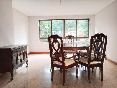 Apartamento de 3 alcobas en venta en El Poblado, Medellín, 229 m² · foto 2 de 14