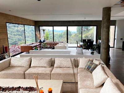Casa de 4 alcobas en venta en Envigado, Envigado, 520 m² · foto 2 de 18