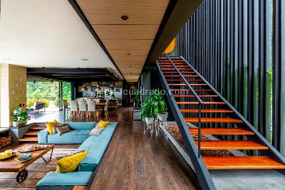 Casa de 4 alcobas en venta en Envigado, Envigado, 600 m² · foto 2 de 7