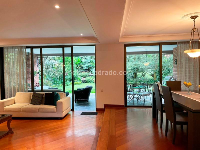 Spacious 3BR House with Garden in El Poblado - 2