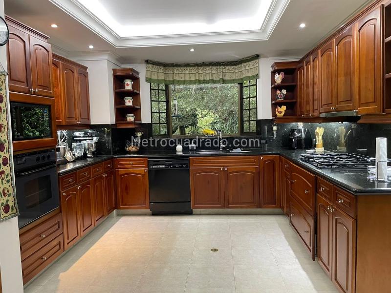 Spacious 3BR House with Garden in El Poblado - 5