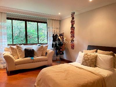 Casa de 3 alcobas en venta en El Poblado, Medellín, 433 m² · foto 11 de 18