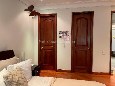 Casa de 3 alcobas en venta en El Poblado, Medellín, 433 m² · foto 12 de 18