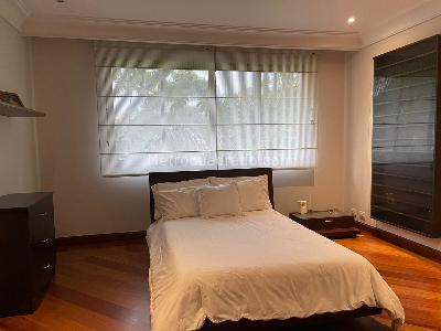 Casa de 3 alcobas en venta en El Poblado, Medellín, 433 m² · foto 13 de 18