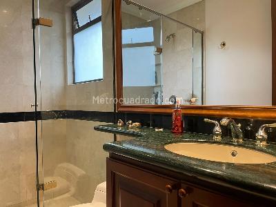 Casa de 3 alcobas en venta en El Poblado, Medellín, 433 m² · foto 15 de 18