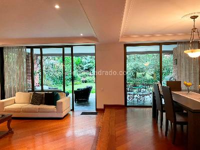 Casa de 3 alcobas en venta en El Poblado, Medellín, 433 m² · foto 2 de 18
