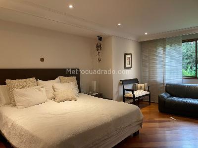 Casa de 3 alcobas en venta en El Poblado, Medellín, 433 m² · foto 8 de 18