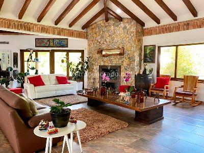 Casa de 3 alcobas en venta en Rionegro, Rionegro, 354 m² · foto 2 de 16