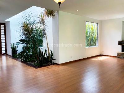 Casa de 3 alcobas en venta en Envigado, Envigado, 310 m² · foto 3 de 20