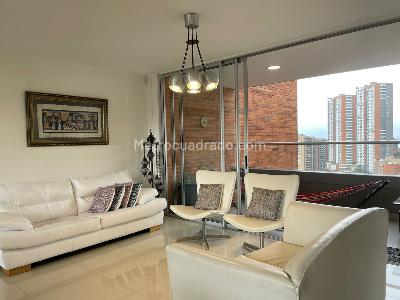 Apartamento de 3 alcobas en venta en Castropol, Medellín, 137 m² · foto 3 de 15