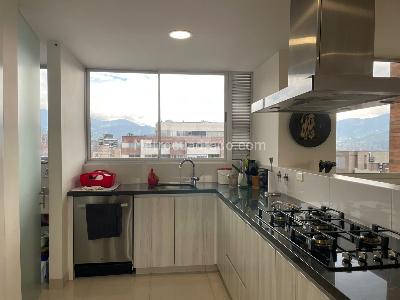 Apartamento de 3 alcobas en venta en Castropol, Medellín, 137 m² · foto 7 de 15