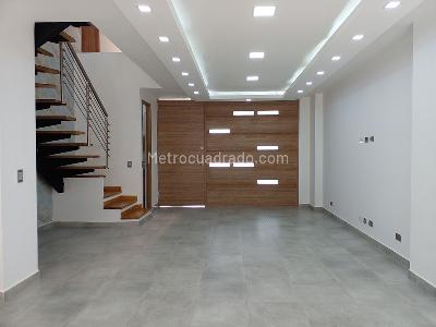 Casa de 3 alcobas en venta en Envigado, Envigado, 248 m² · foto 2 de 18