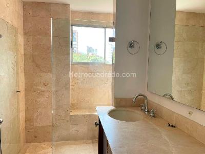 Apartamento de 3 alcobas en venta en La Florida, Medellín, 193 m² · foto 16 de 19