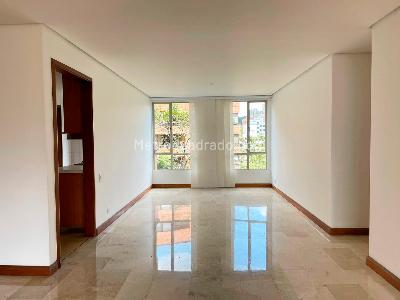 Apartamento de 3 alcobas en venta en La Florida, Medellín, 193 m² · foto 3 de 19