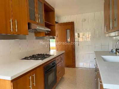Apartamento de 3 alcobas en venta en La Florida, Medellín, 193 m² · foto 5 de 19