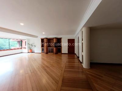 Apartamento de 3 alcobas en venta en El Poblado, Medellín, 241 m² · foto 2 de 20