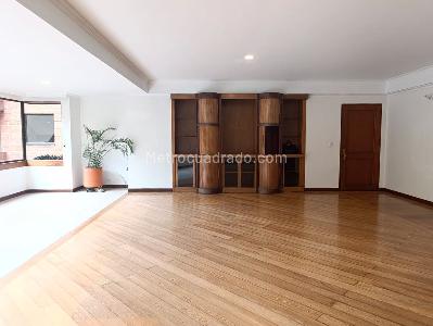 Apartamento de 3 alcobas en venta en El Poblado, Medellín, 241 m² · foto 4 de 20