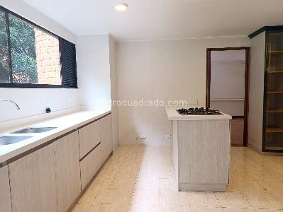 Apartamento de 3 alcobas en venta en El Poblado, Medellín, 241 m² · foto 9 de 20
