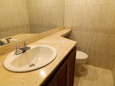 Apartamento de 3 alcobas en venta en El Poblado, Medellín, 241 m² · foto 18 de 20