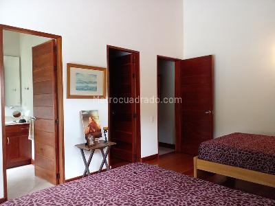 Casa de 3 alcobas en venta en Envigado, Envigado, 381 m² · foto 17 de 20