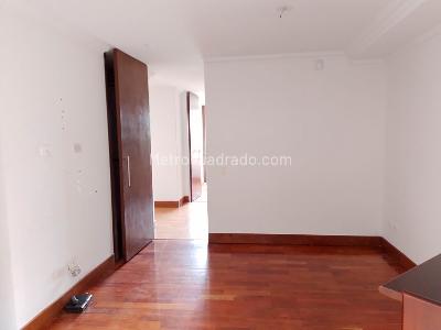 Casa de 5 alcobas en venta en El Poblado, Medellín, 381 m² · foto 11 de 19
