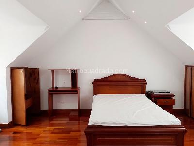 Casa de 5 alcobas en venta en El Poblado, Medellín, 381 m² · foto 13 de 19