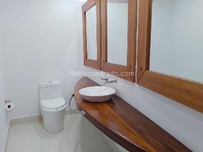 Casa de 5 alcobas en venta en El Poblado, Medellín, 381 m² · foto 16 de 19